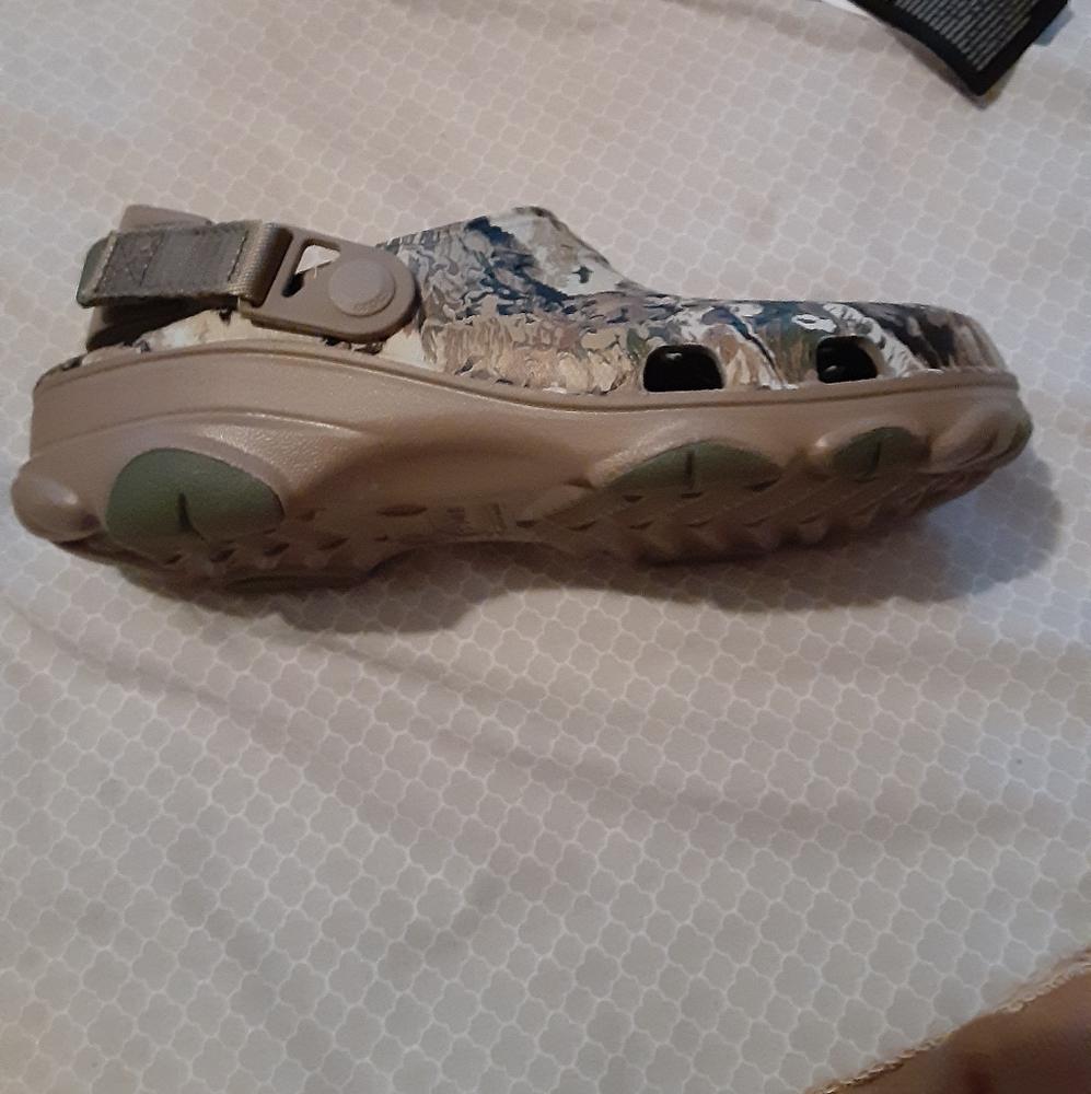 Crocks size 8